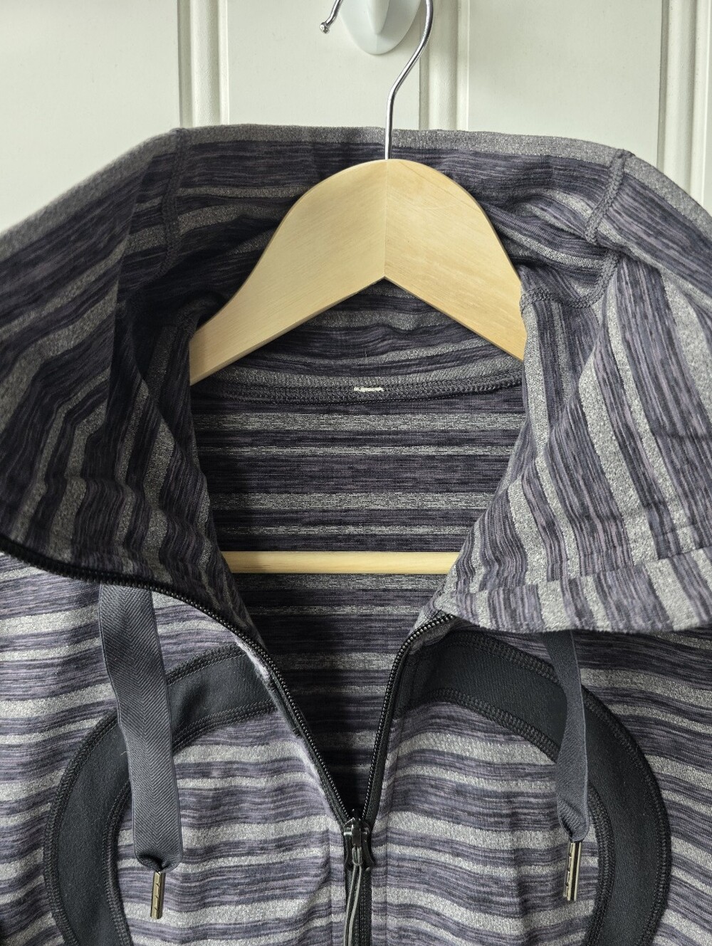 Lululemon Stride Jacket Black Stripes Galore Black Purple Size 6 - Picture 6 of 8